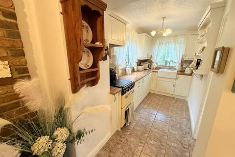 3 Castle Lane, Gravesend, DA12 4TG
