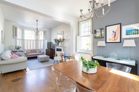 undefined, Ruvigny Gardens, London, SW15