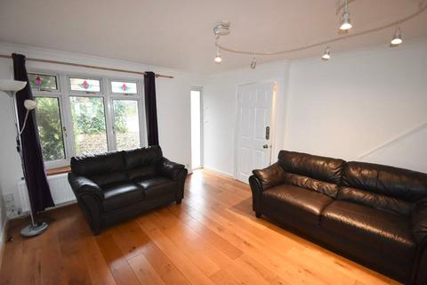 3 bedroom semi-detached house to rent, Kilmiston Drive, Hampshire PO16