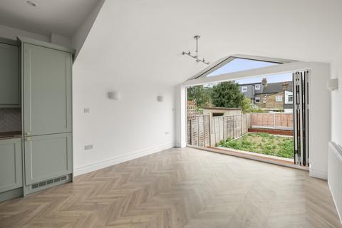 19 Osterley Park View Road, London, W7 2HG
