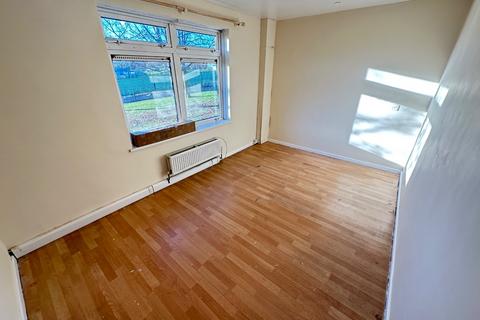 2 bedroom apartment to rent, Wexham Close, Luton, Bedfordshire, LU3 3TX