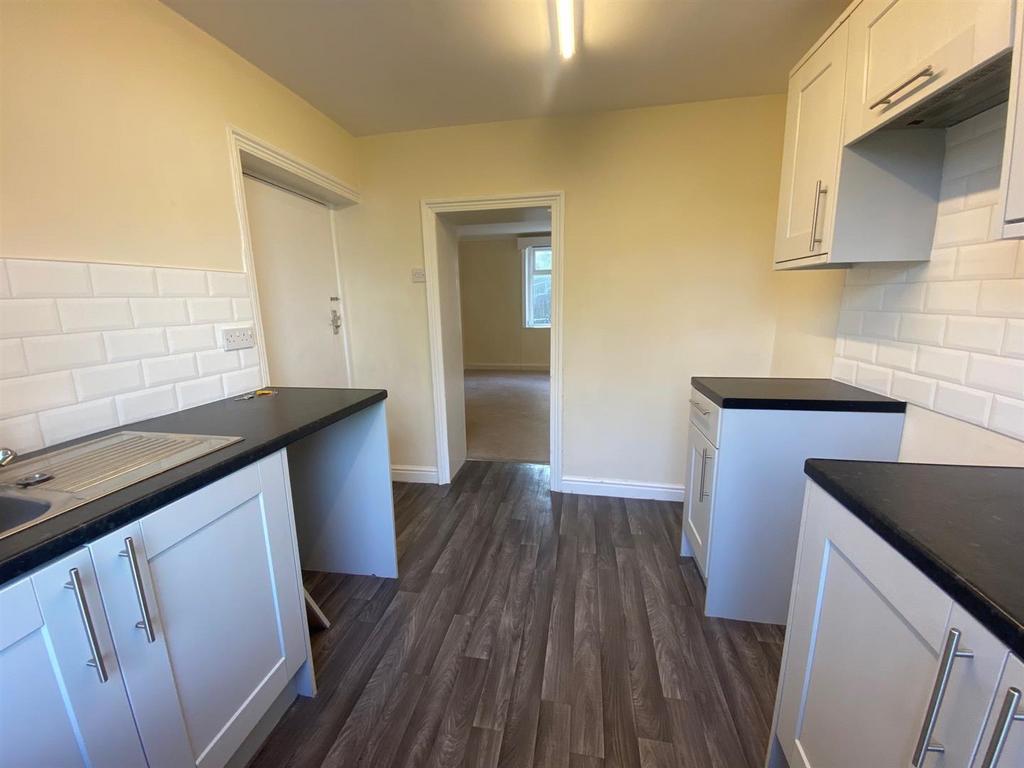 KITCHEN 1.jpg