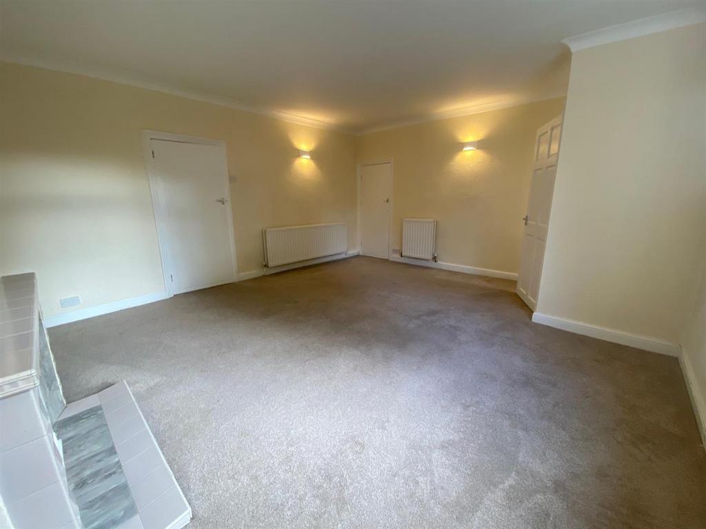 LOUNGE 2.jpg