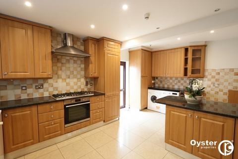 undefined, Laurel Way, London, N20