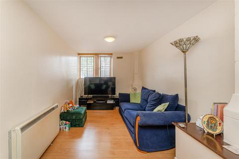 1 bedroom ground floor flat for sale, Bury Street, Edmonton