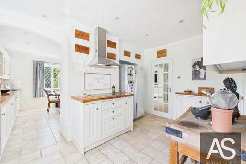 3 bedroom detached house for sale, Maple Avenue, Bexhill-On-Sea, TN39