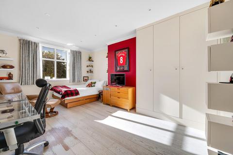 20 Carbery Avenue, London, W3 9AL