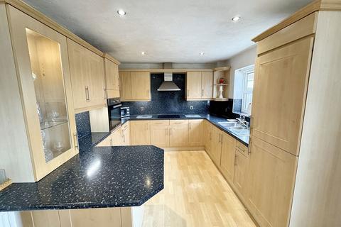 3 bedroom detached house for sale, Ffordd Y Berllan, Towyn, Abergele, LL22 9LZ