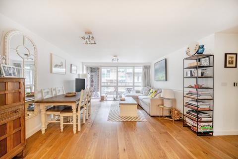 2 bedroom flat for sale, Charles Street, Archway, London, N19