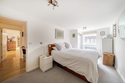 2 bedroom flat for sale, Charles Street, Archway, London, N19