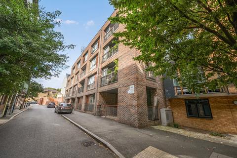 2 bedroom flat for sale, Charles Street, Archway, London, N19