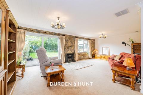 4 bedroom link detached house for sale, Woolhampton Way, Chigwell, IG7