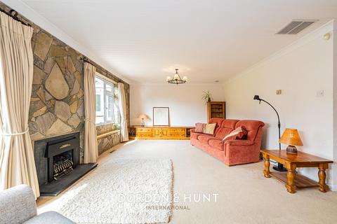 4 bedroom link detached house for sale, Woolhampton Way, Chigwell, IG7
