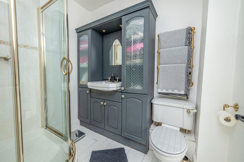 Ensuite