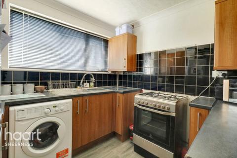 3 bedroom end of terrace house for sale, Blatcher Close, Kent