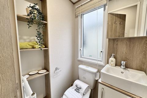 undefined, Levens LA8