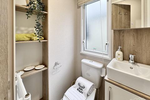 undefined, Levens LA8