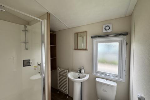 undefined, Levens LA8