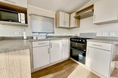 undefined, Levens LA8