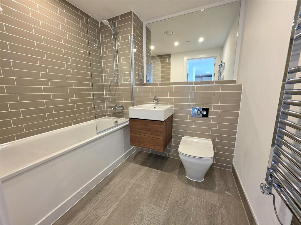 Main Bathroom