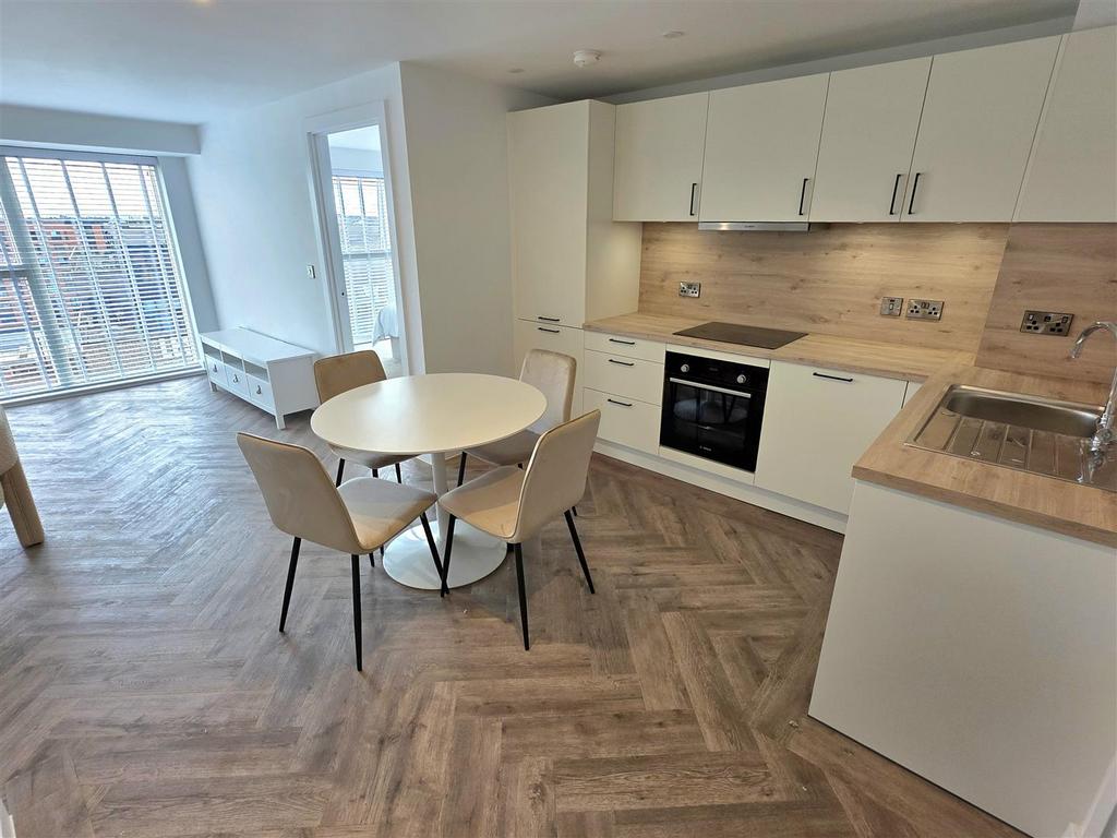 Kitchen/Dining