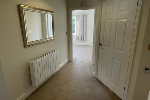 2 bedroom flat for sale, Pegasus Court, Bourton-On-The-Water, Cheltenham