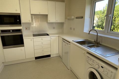 2 bedroom flat for sale, Pegasus Court, Bourton-On-The-Water, Cheltenham