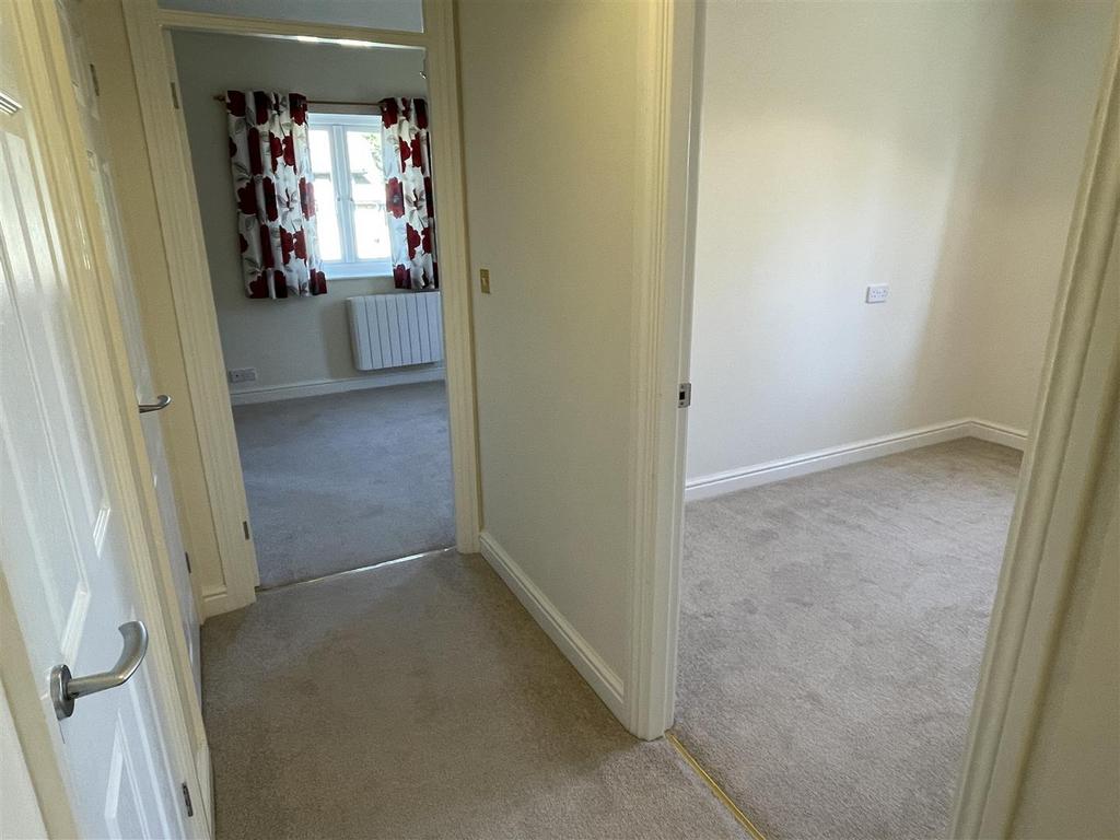 Hallway.JPG