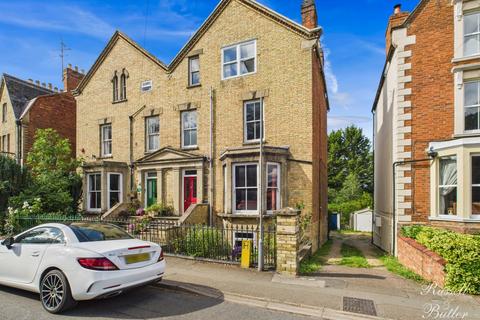 Chandos Road, Buckingham, MK18
