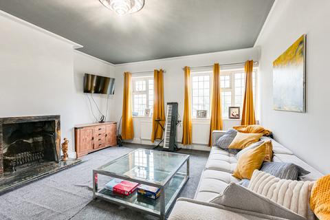 undefined, Bridgwater Drive, Westcliff-on-sea, SS0