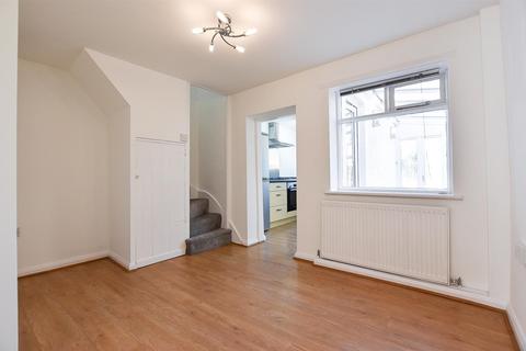 2 bedroom end of terrace house for sale, Church Street, Burham