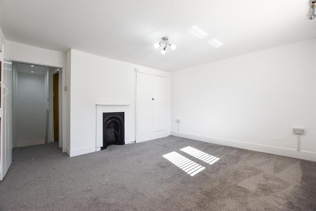 Bedroom 1..jpg
