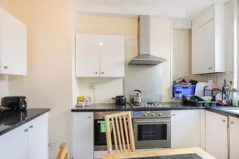 5 bedroom terraced house for sale - Photo 10