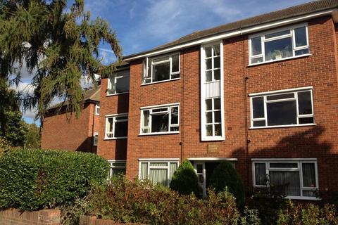 2 bedroom flat to rent, Russell Court, Surbiton