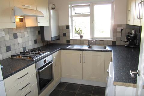 2 bedroom flat to rent, Russell Court, Surbiton