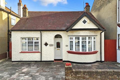 Central Avenue, Southend-on-Sea, Essex, SS2