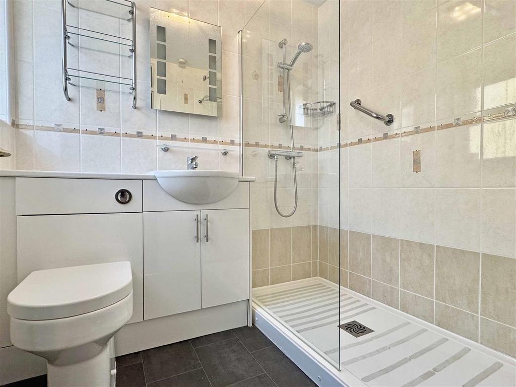 Shower Room.jpg