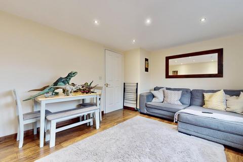 2 bedroom flat for sale, Bengeo Gardens, Chadwell Heath RM6