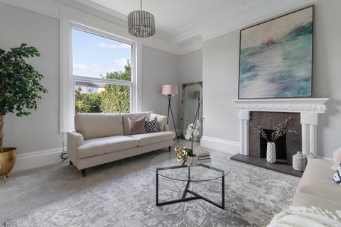2 bedroom ground floor flat for sale, Lower Howsell Road, Malvern, Worcestershire, WR14 1ED