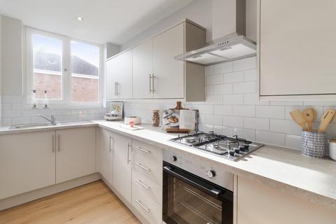 2 bedroom ground floor flat for sale, Lower Howsell Road, Malvern, Worcestershire, WR14 1ED