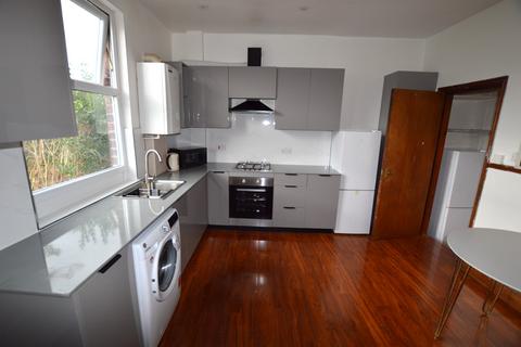 1 bedroom in a house share to rent, BILLS INCLUDED - Meanwood Road, Leeds LS6
