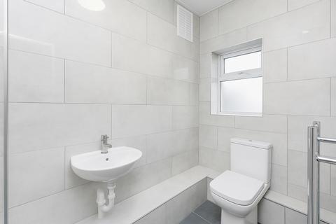 2 bedroom flat for sale, Northwood Road, Thornton Heath, London, CR7