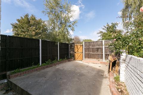 2 bedroom flat for sale, Northwood Road, Thornton Heath, London, CR7