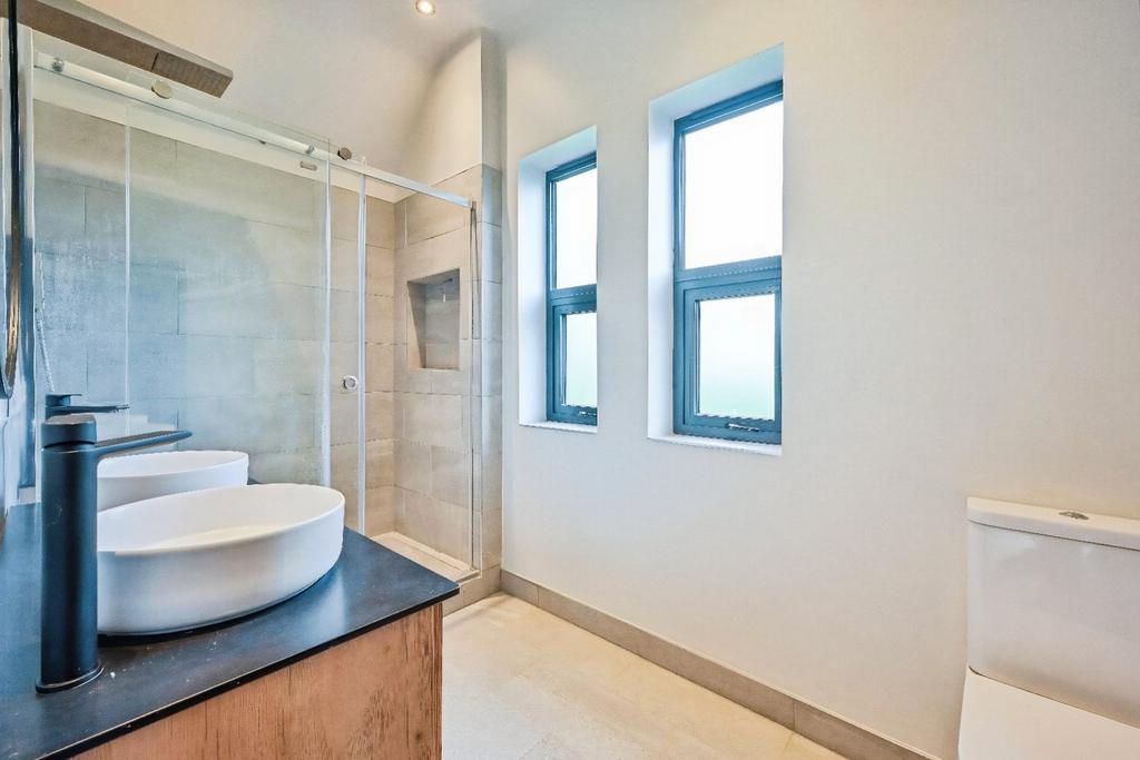 Ensuite