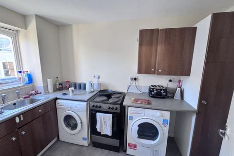 undefined, Ascot Court, Aldershot GU11