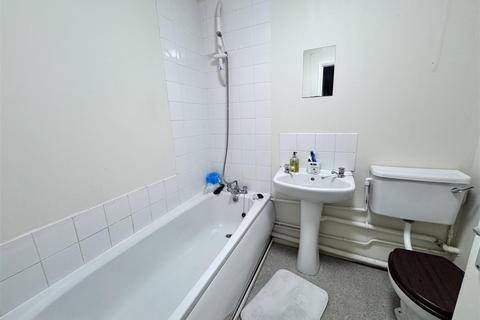 undefined, Ascot Court, Aldershot GU11