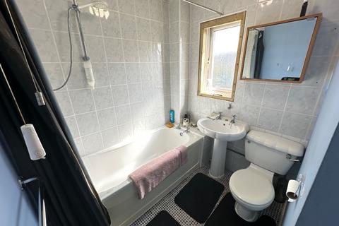 undefined, Mees Close, Luton, Bedfordshire, LU3 4AZ