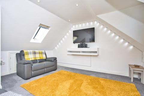 2 bedroom flat for sale, Queens Courtyard, Dover, CT17