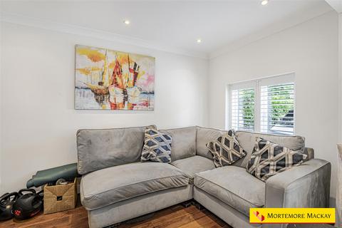undefined, Elmbank, London
