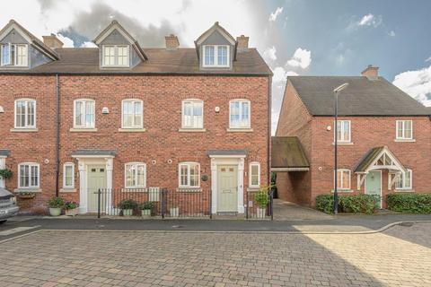 4 bedroom townhouse for sale, Stanham Close, Wombourne, WV5 9JL